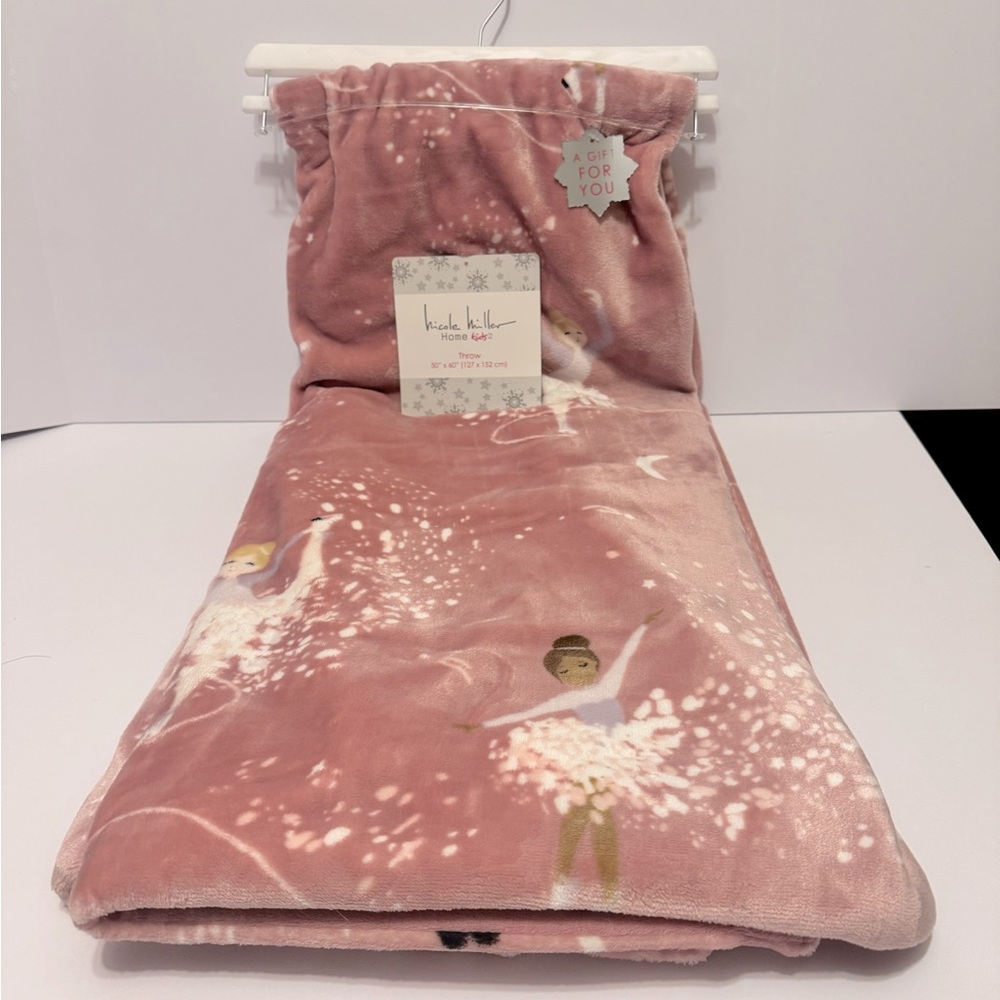 🩰 🎀 Nicole Miller Ballerina Throw Blanket